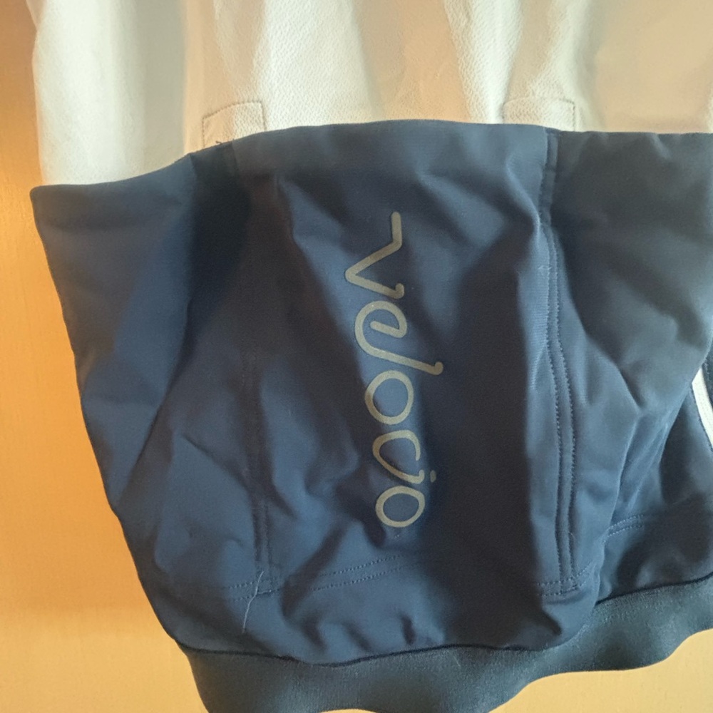 Velocio Women’s Jersey - Picture 7 of 7